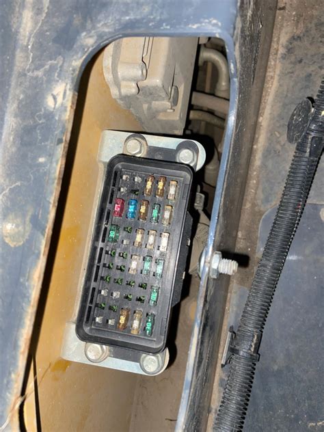 john deere skid steer fuse box location|deere 317g fuse box.